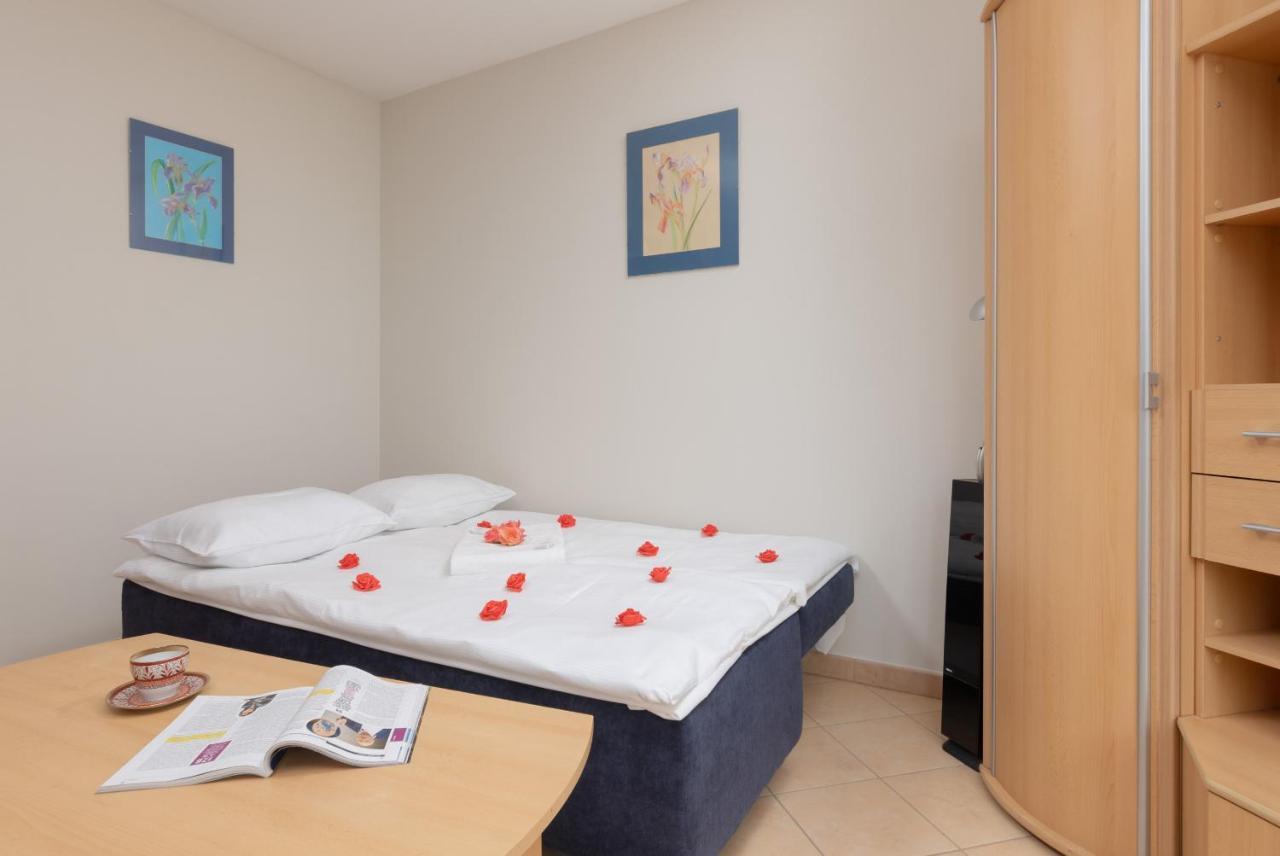 Pejzażowa Apartment Metro Wilanowska Mokotów by Renters Varsovia Exterior foto